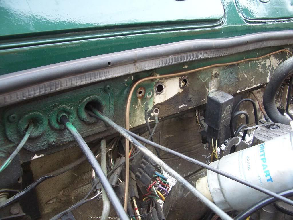 Clutch pedal box and pipe removal. LandyZone Land Rover Forum